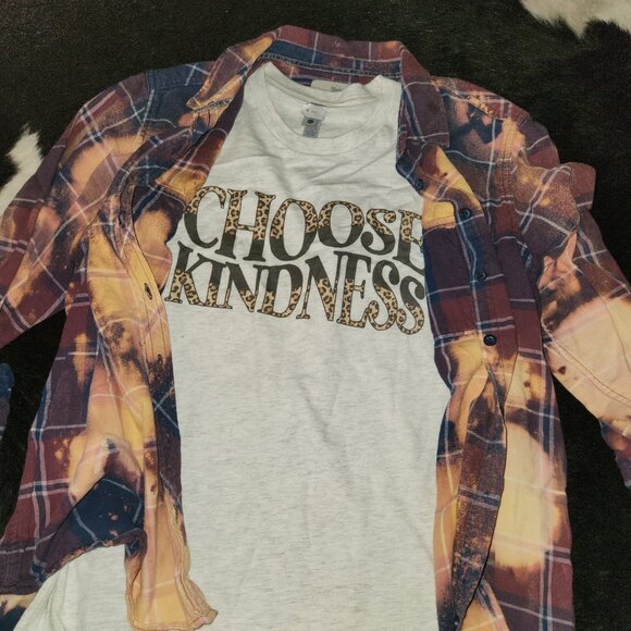 Choose Kindness - Graphic Tee - Picture 1 of 3